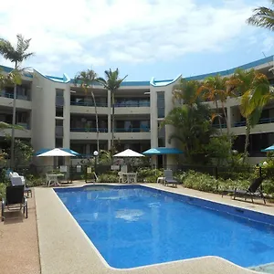 https://placid-waters-holiday-apartments-bongaree.queenslandhotels.net