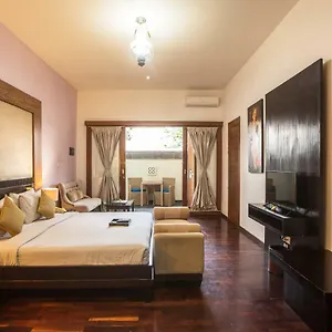 https://marbella-pool-suite.hotelsseminyak.net