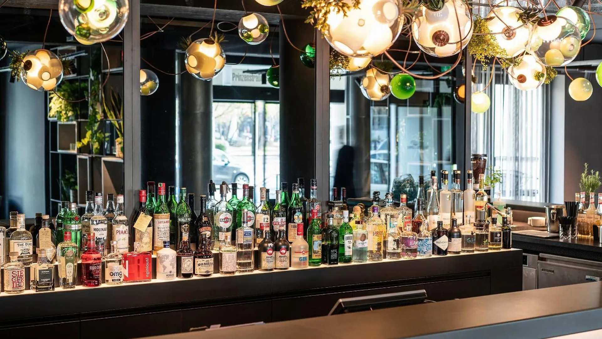 Motel One Berlin Mitte Отель