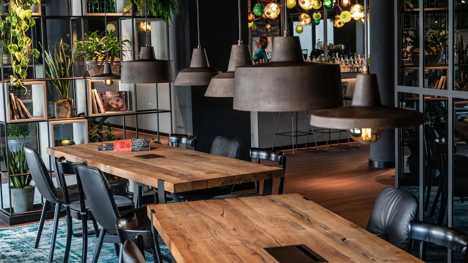 Отель Motel One Berlin Mitte