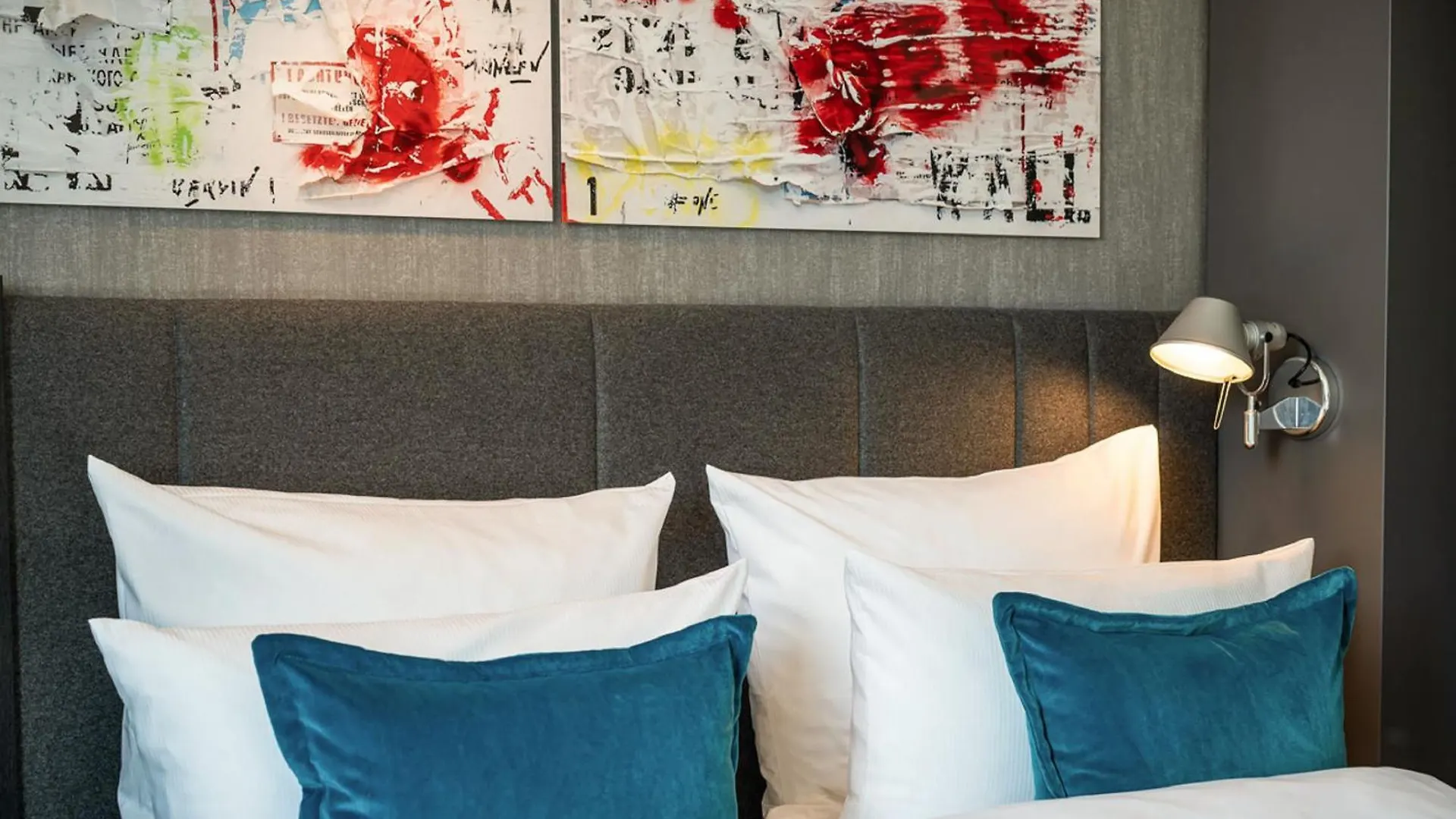 Motel One Berlin Mitte 3*,